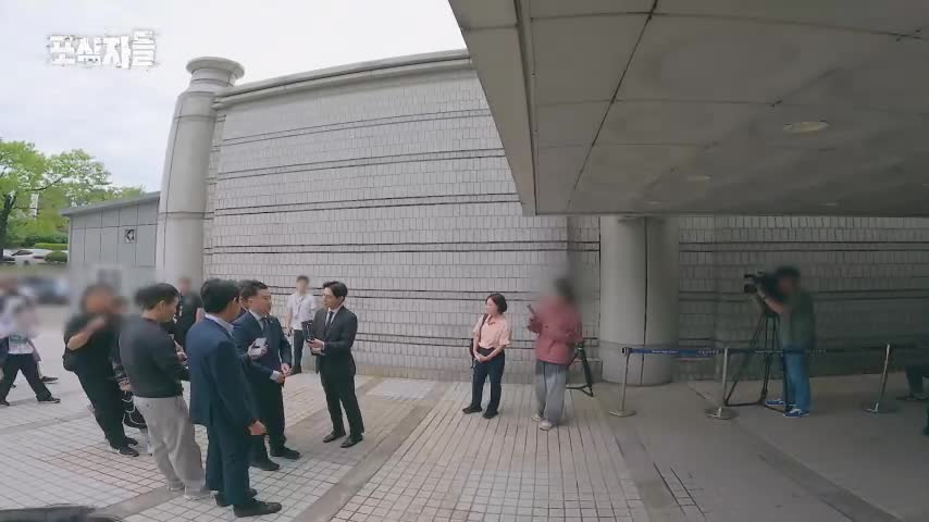 포식자들: 사이버 레커, 전쟁의 기록 제1회